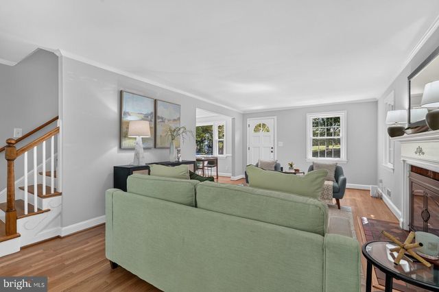 805 RIDGE PL, Falls Church, VA 22046