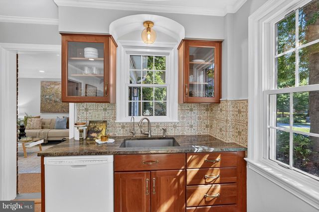 805 RIDGE PL, Falls Church, VA 22046