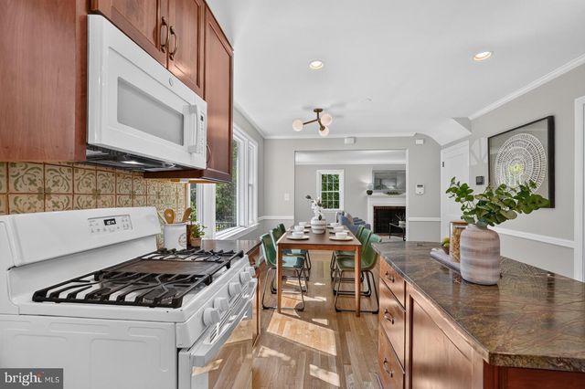 805 RIDGE PL, Falls Church, VA 22046
