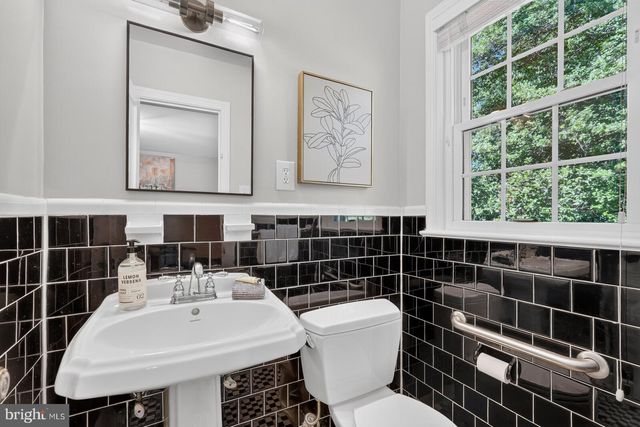 805 RIDGE PL, Falls Church, VA 22046