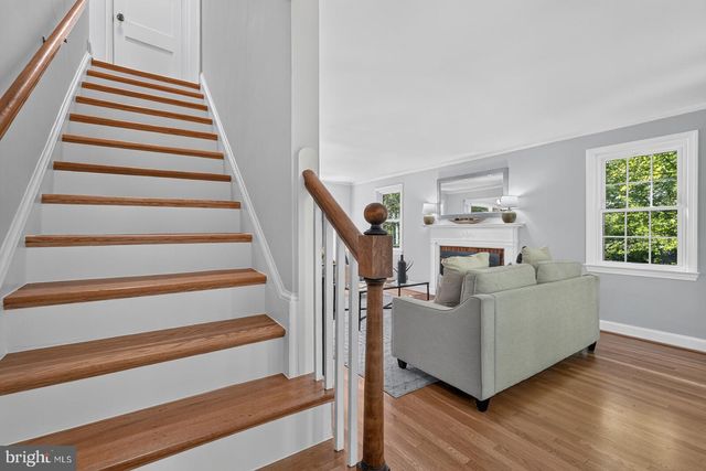 805 RIDGE PL, Falls Church, VA 22046