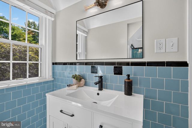 805 RIDGE PL, Falls Church, VA 22046