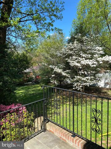 805 RIDGE PL, Falls Church, VA 22046