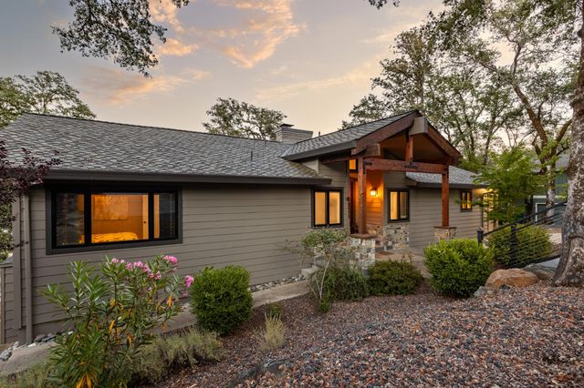 13615 Forest Park Cir, Penn Valley, CA 95946