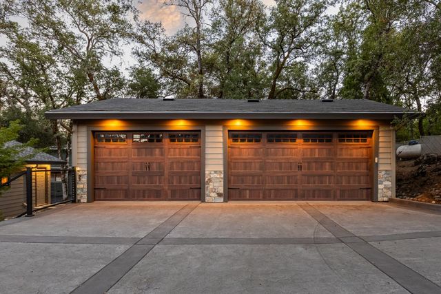 13615 Forest Park Cir, Penn Valley, CA 95946