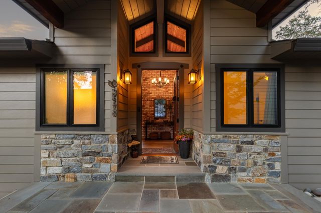 13615 Forest Park Cir, Penn Valley, CA 95946
