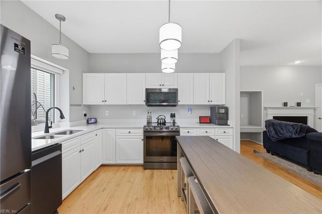 816 Greystone TRCE, Newport News, VA 23602
