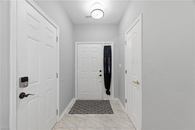 816 Greystone TRCE, Newport News, VA 23602