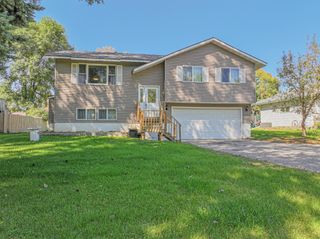 1902 E Golf Course Road NE, Alexandria, MN 56308