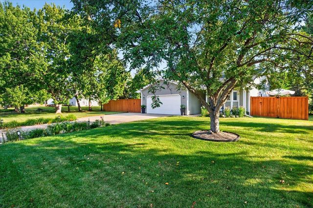 2722 94th Way, Brooklyn Park, MN 55444