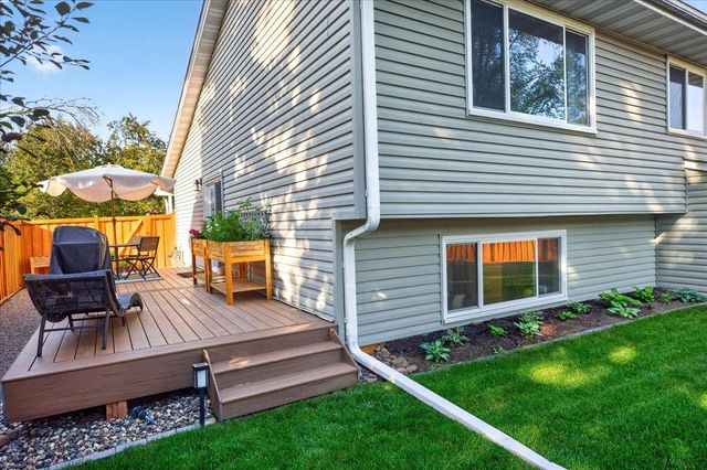 2722 94th Way, Brooklyn Park, MN 55444