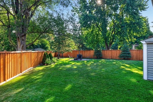 2722 94th Way, Brooklyn Park, MN 55444