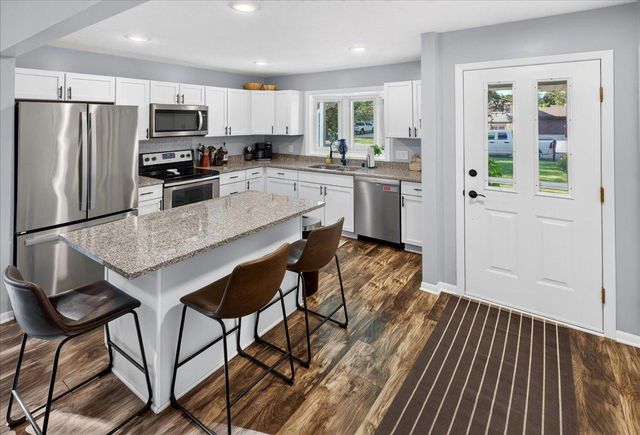 2722 94th Way, Brooklyn Park, MN 55444