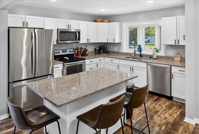 2722 94th Way, Brooklyn Park, MN 55444