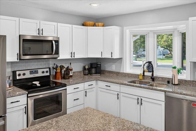 2722 94th Way, Brooklyn Park, MN 55444