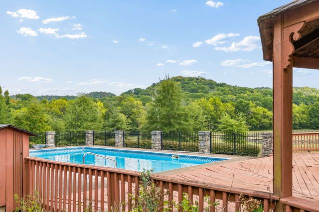 1091 Hidden Valley Rd, Brentwood, TN 37027
