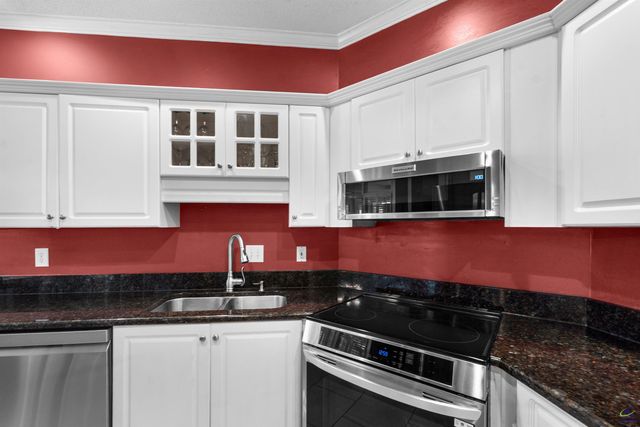 223 Twelve Oaks Drive, Warner Robins, GA 31088