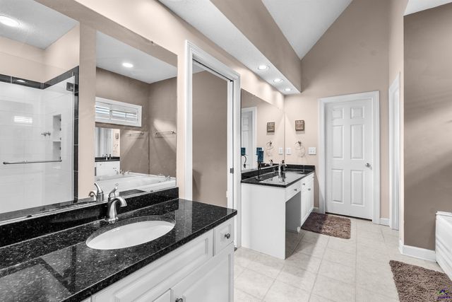 223 Twelve Oaks Drive, Warner Robins, GA 31088