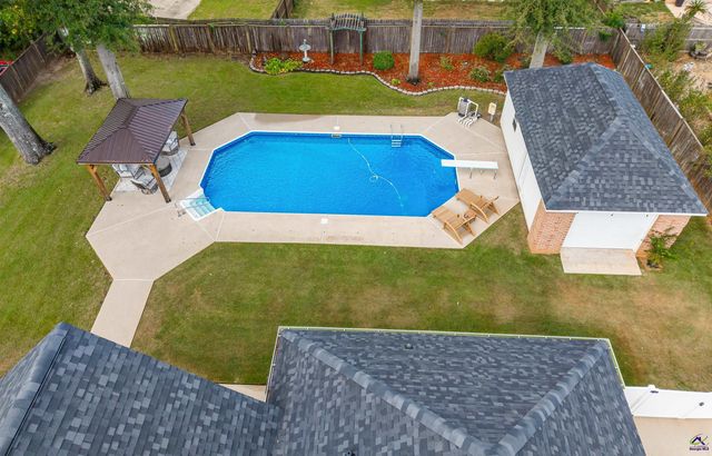 223 Twelve Oaks Drive, Warner Robins, GA 31088