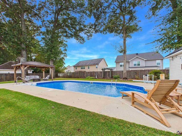 223 Twelve Oaks Drive, Warner Robins, GA 31088