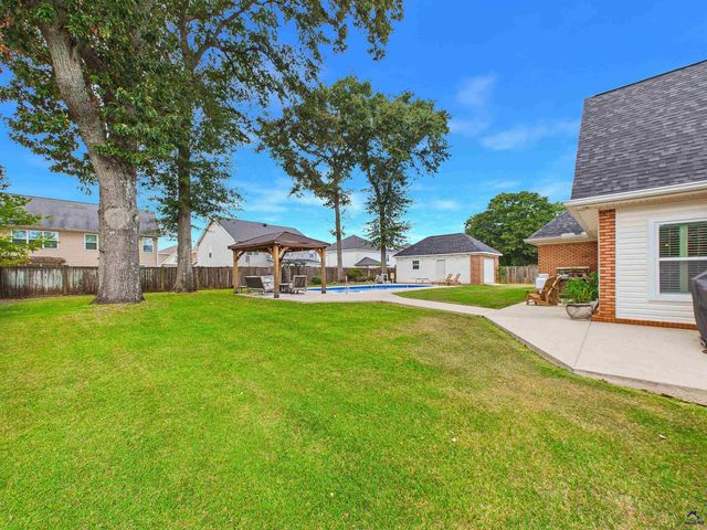 223 Twelve Oaks Drive, Warner Robins, GA 31088