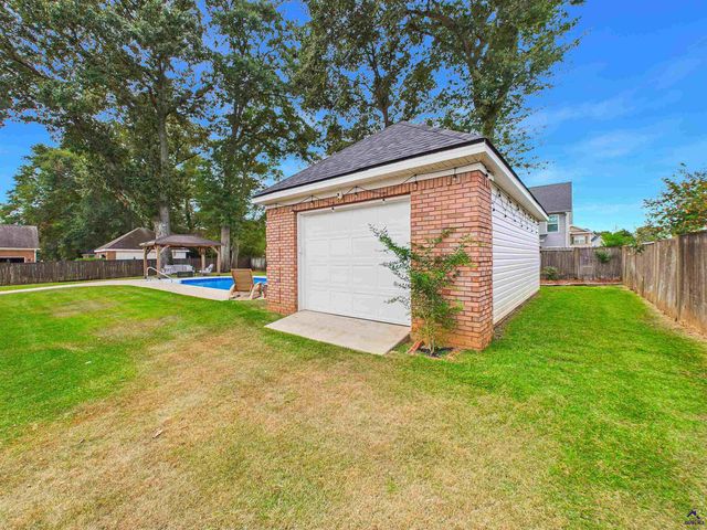 223 Twelve Oaks Drive, Warner Robins, GA 31088
