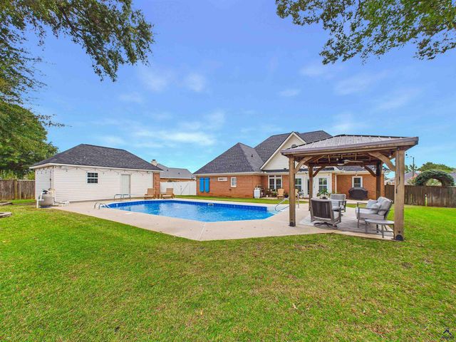 223 Twelve Oaks Drive, Warner Robins, GA 31088