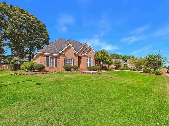 223 Twelve Oaks Drive, Warner Robins, GA 31088