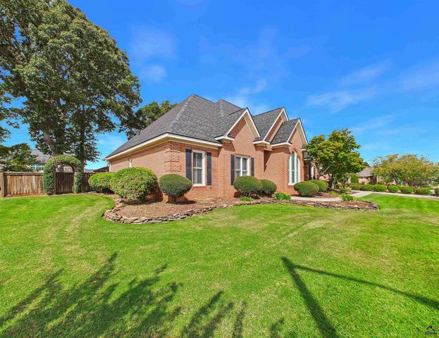 223 Twelve Oaks Drive, Warner Robins, GA 31088