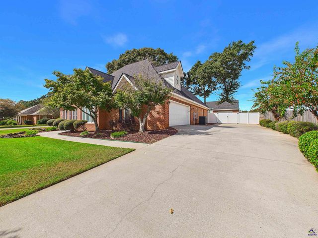 223 Twelve Oaks Drive, Warner Robins, GA 31088