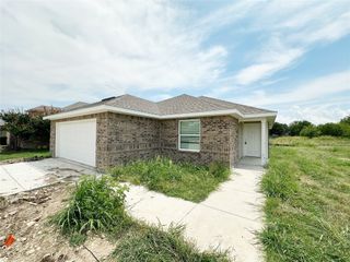 4033 Tarpon Springs Drive, Fort Worth, TX 76123