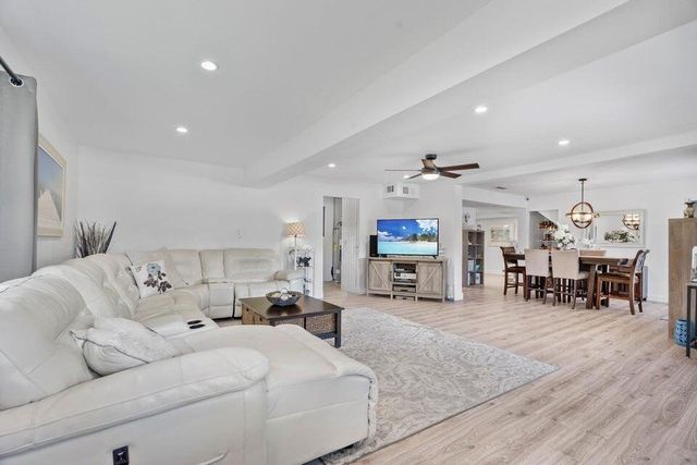 301 20th Avenue SW, Vero Beach, FL 32962