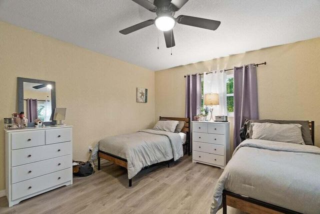 301 20th Avenue SW, Vero Beach, FL 32962