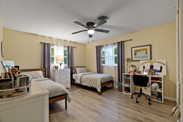 301 20th Avenue SW, Vero Beach, FL 32962