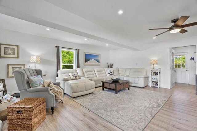 301 20th Avenue SW, Vero Beach, FL 32962