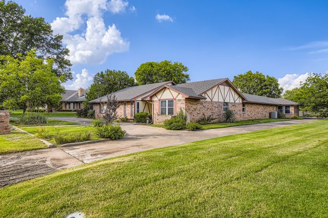 107 San Medina Lane, Joshua, TX 76058