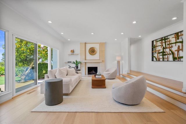 2550 Hayward Drive, Burlingame, CA 94010