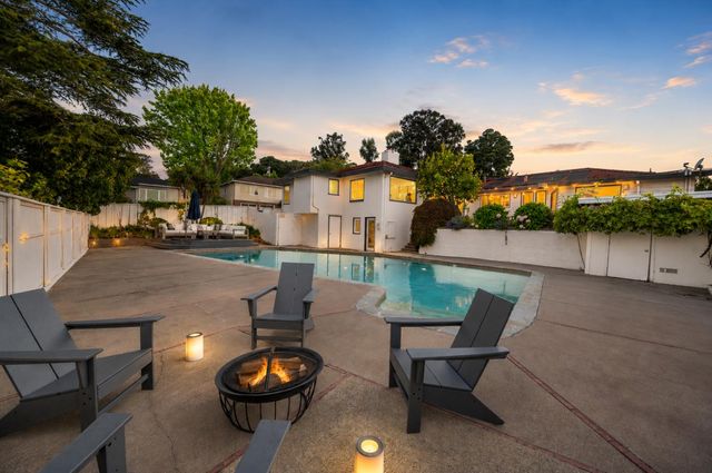 2550 Hayward Drive, Burlingame, CA 94010