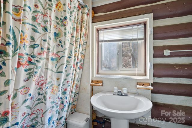 849 S Ammons Branch Road, Marshall, NC 28753