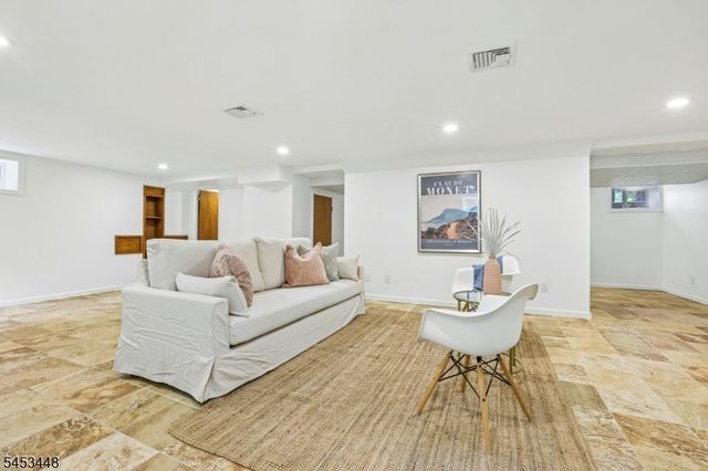 650 Ridgewood Rd, Maplewood Twp., NJ 07040