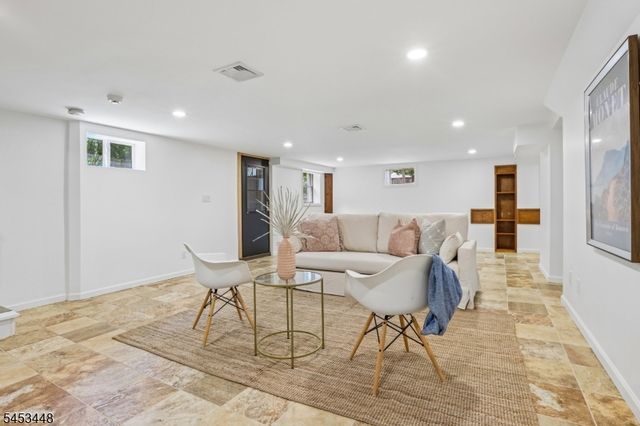 650 Ridgewood Rd, Maplewood Twp., NJ 07040