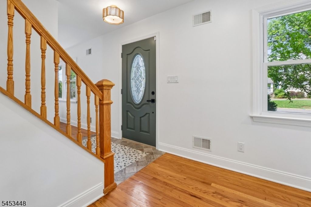 650 Ridgewood Rd, Maplewood Twp., NJ 07040 — photo 4