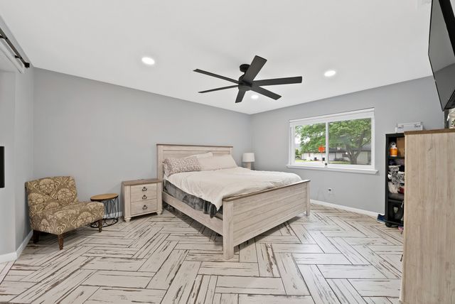 4025 Diamond Loch W, North Richland Hills, TX 76180