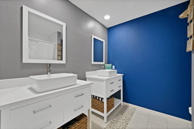 4025 Diamond Loch W, North Richland Hills, TX 76180