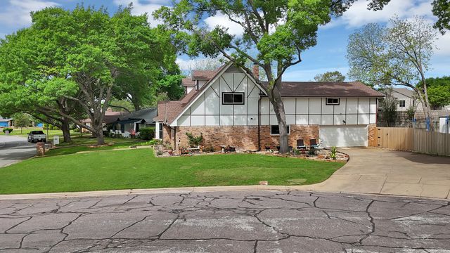 4025 Diamond Loch W, North Richland Hills, TX 76180