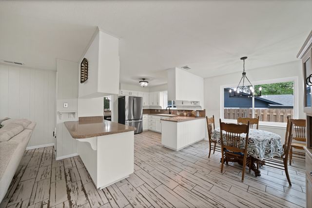 4025 Diamond Loch W, North Richland Hills, TX 76180