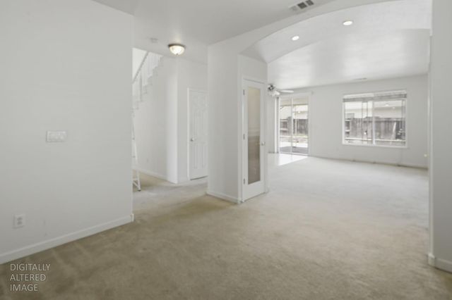 8215 E Emerson Ct, Stockton, CA 95212