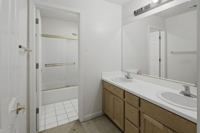 8215 E Emerson Ct, Stockton, CA 95212