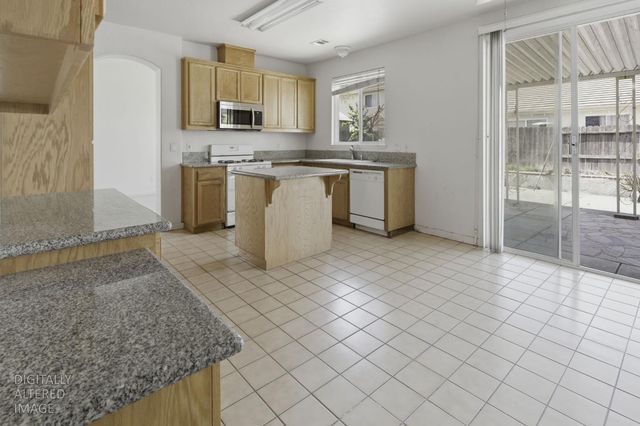 8215 E Emerson Ct, Stockton, CA 95212