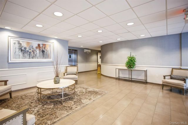 711 Shore Road 2C, Long Beach, NY 11561